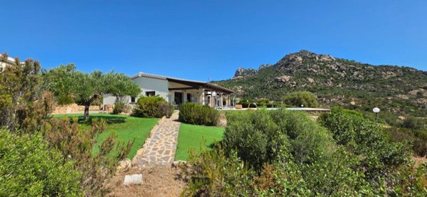 casa indipendente in vendita ad Olbia