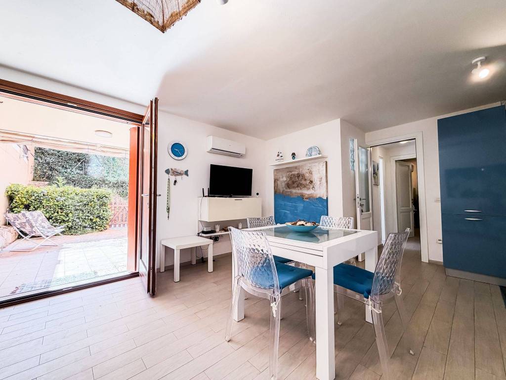appartamento in vendita ad Olbia in zona Pittulongu