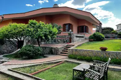 casa indipendente in vendita ad Olbia in zona Aldo Moro
