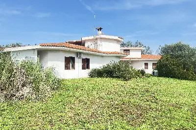 casa indipendente in vendita ad Olbia in zona Vittorio Veneto