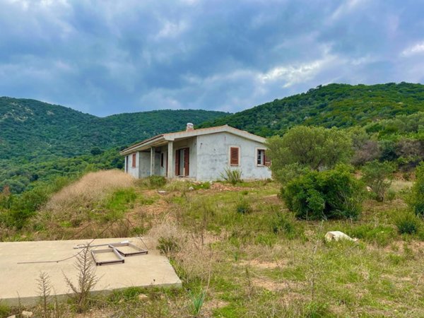 casa indipendente in vendita ad Olbia