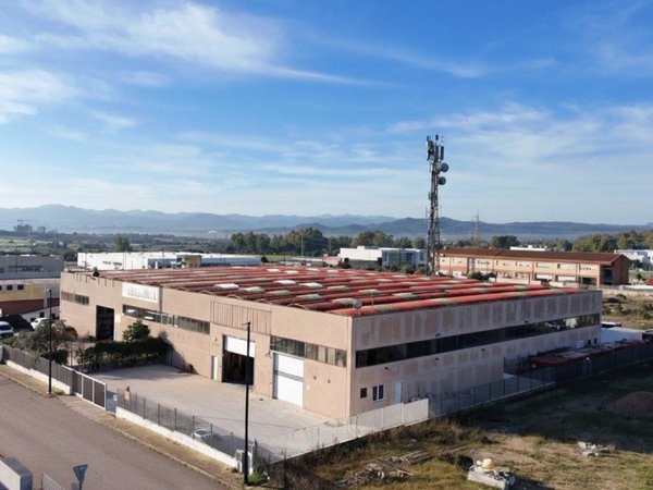 locale commerciale in vendita ad Olbia