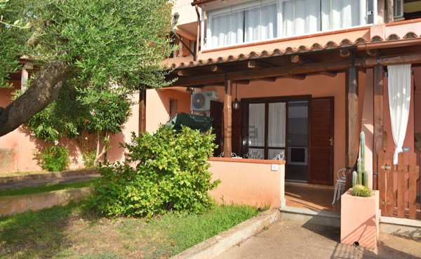 appartamento in vendita ad Olbia in zona Rudalza