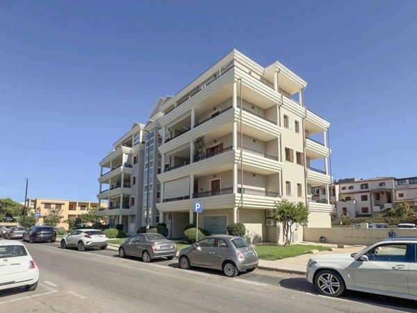 appartamento in vendita ad Olbia in zona Baratta