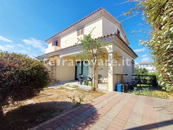 casa indipendente in vendita ad Olbia in zona Pittulongu