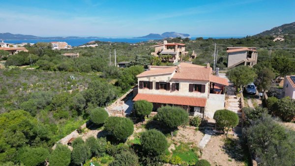 casa indipendente in vendita ad Olbia in zona Porto Istana