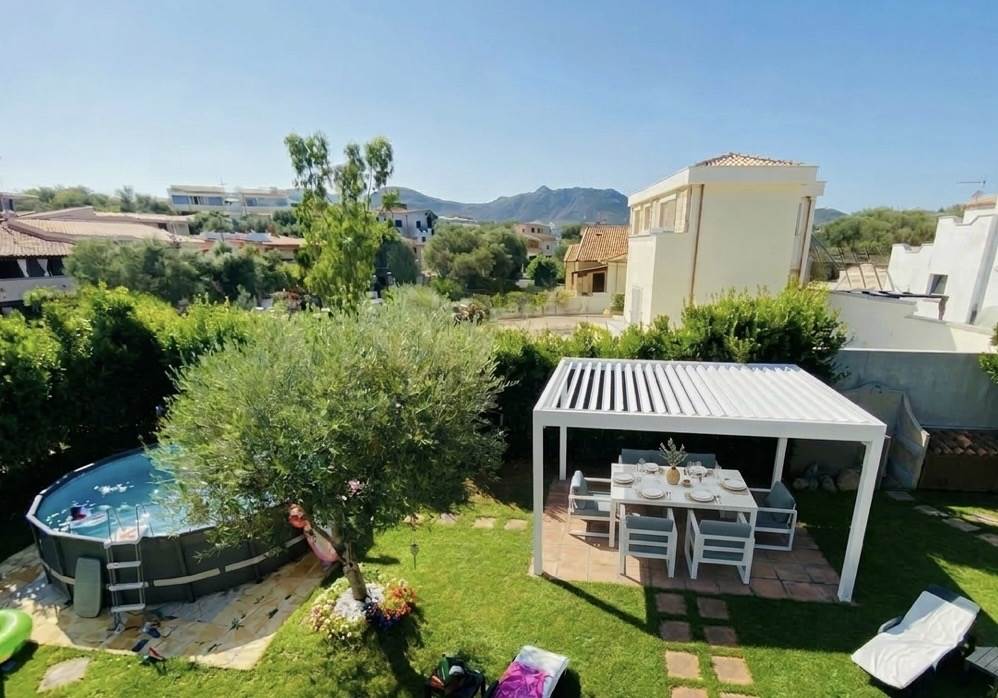 casa indipendente in vendita ad Olbia in zona Pittulongu