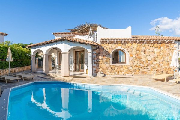 casa indipendente in vendita ad Olbia