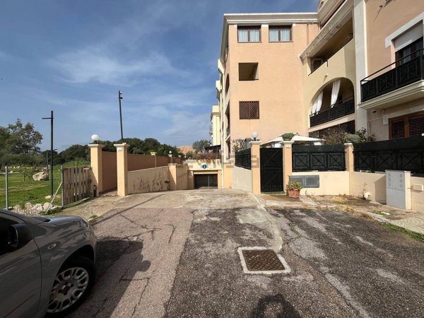 locale di sgombero in vendita ad Olbia