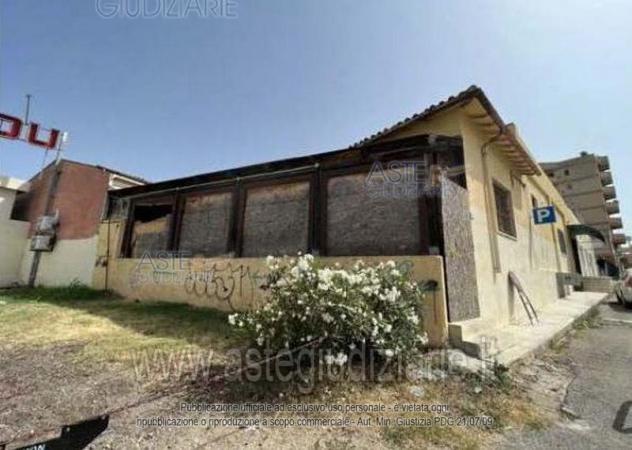 locale commerciale in vendita ad Olbia