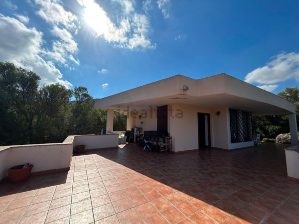 casa indipendente in vendita ad Olbia in zona Rudalza
