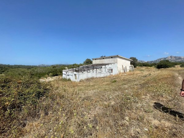terreno in vendita ad Olbia