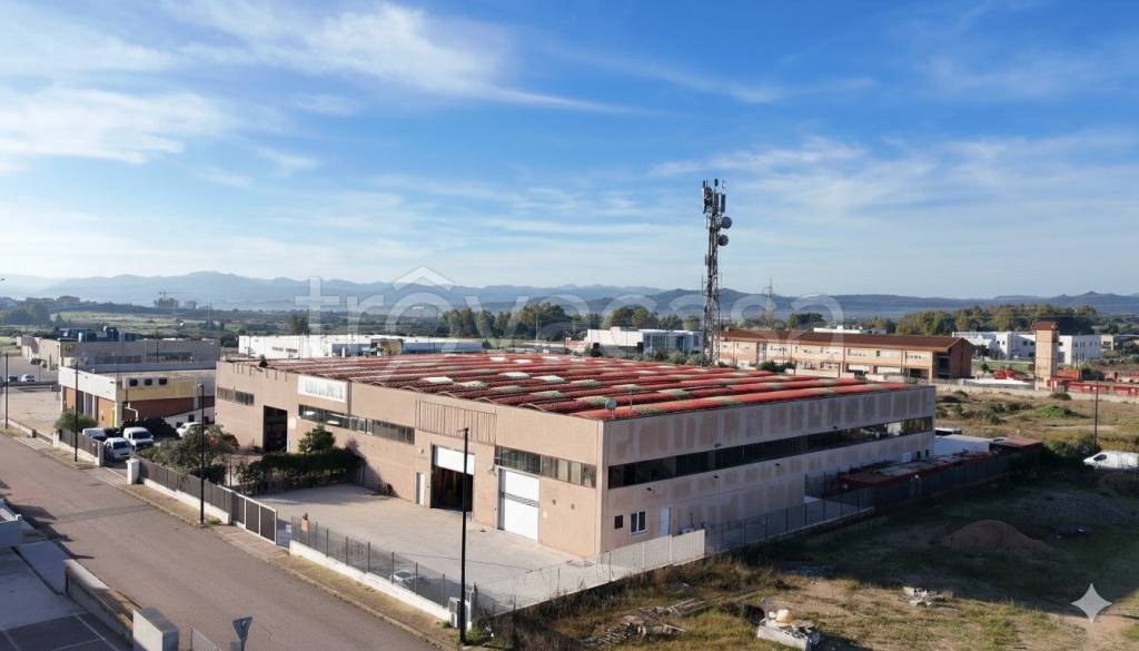 locale commerciale in vendita ad Olbia in zona Aldo Moro