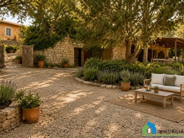 casa indipendente in vendita ad Olbia in zona Centro Storico