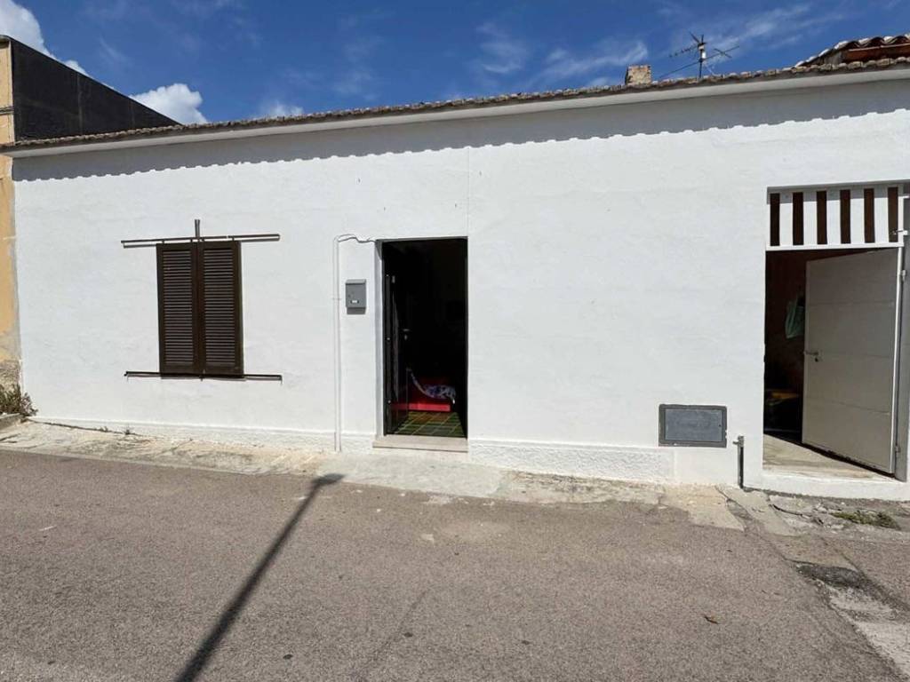 casa indipendente in vendita ad Olbia in zona Barcellona
