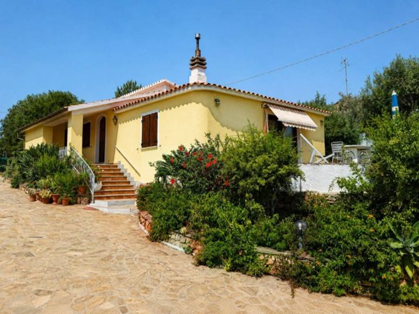 casa indipendente in vendita ad Olbia in zona Rudalza