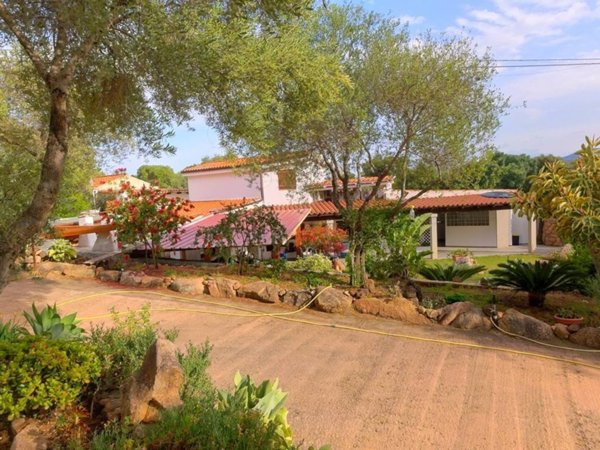 casa indipendente in vendita ad Olbia in zona Porto Istana