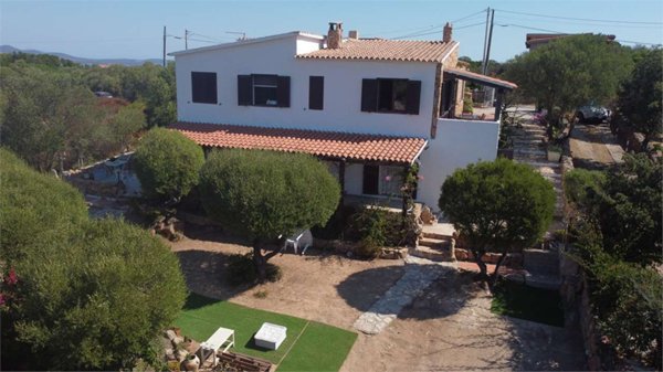 casa indipendente in vendita ad Olbia in zona Porto Istana