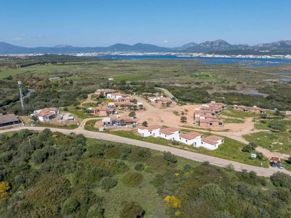 casa indipendente in vendita ad Olbia in zona Lido del Sole