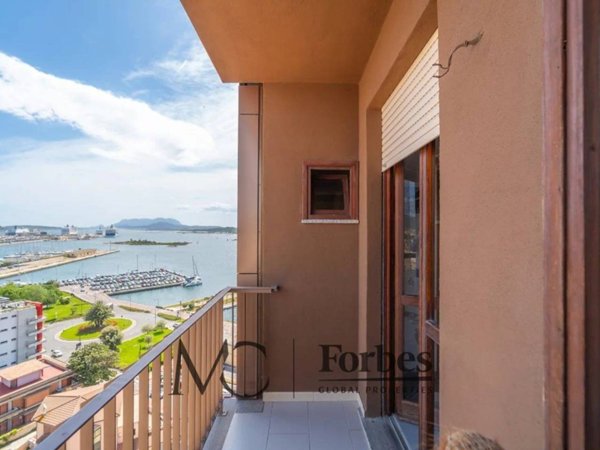 appartamento in vendita ad Olbia in zona Centro Storico