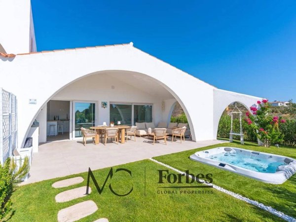 casa indipendente in vendita ad Olbia in zona Pittulongu