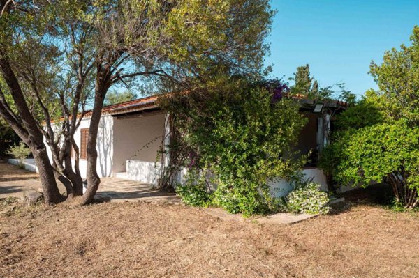 casa indipendente in vendita ad Olbia in zona Pittulongu