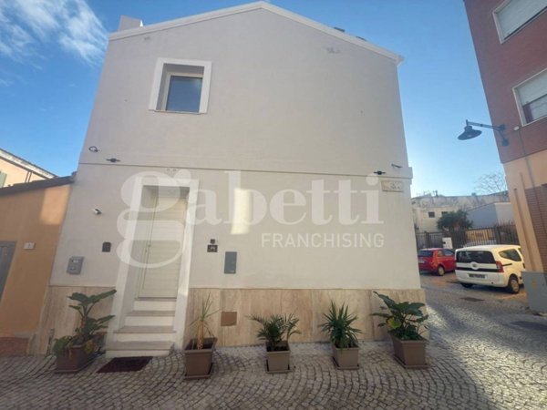 casa indipendente in vendita ad Olbia in zona Centro Storico