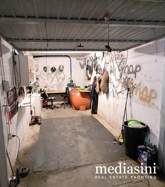 box auto in vendita ad Olbia in zona Bandinu
