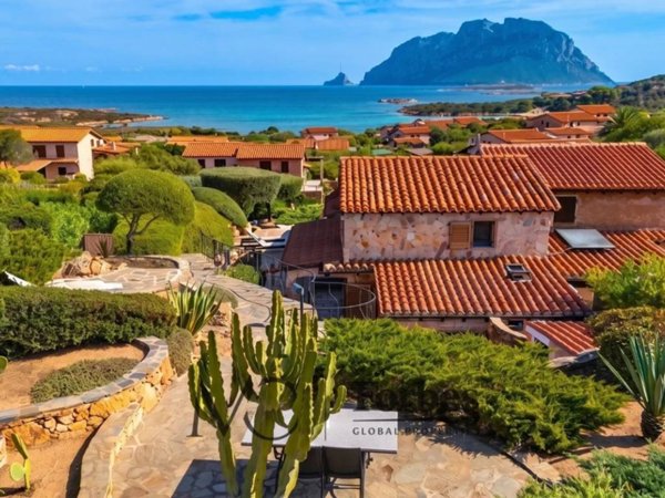 casa indipendente in vendita ad Olbia in zona Porto Istana