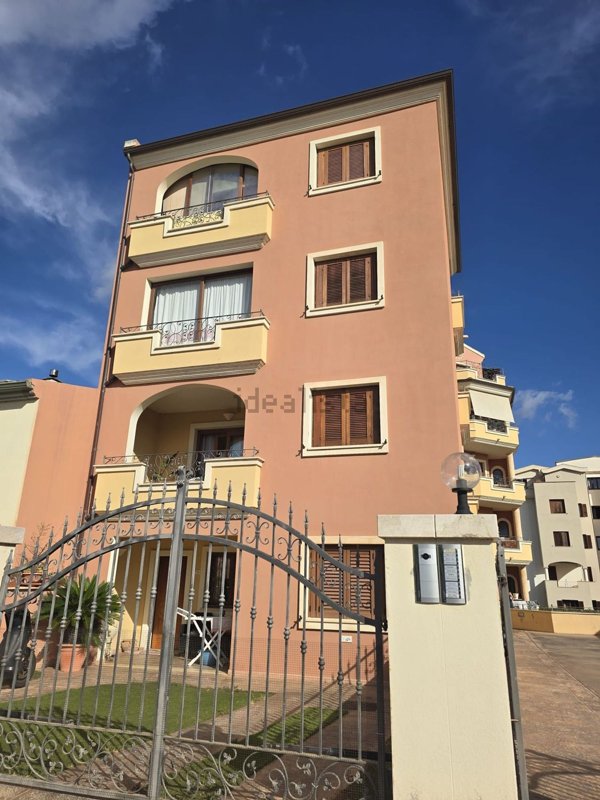 appartamento in vendita ad Olbia in zona Bandinu