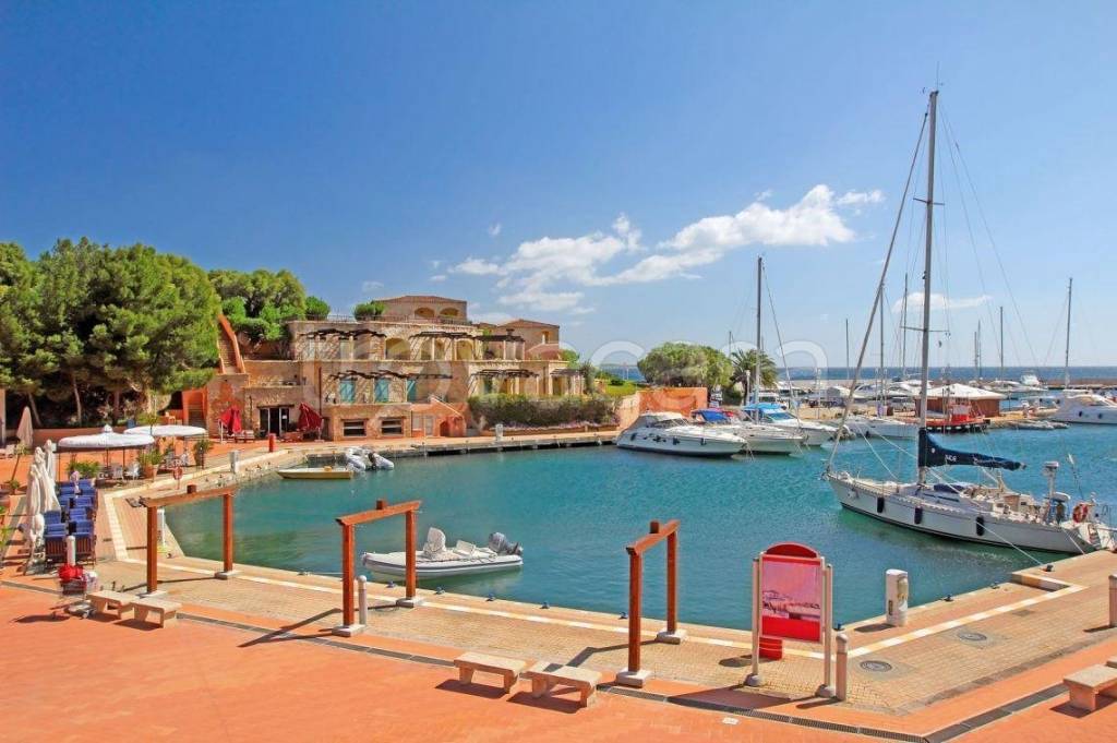 appartamento in vendita ad Olbia in zona Portisco