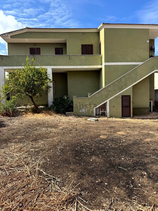 casa indipendente in vendita ad Olbia in zona Bandinu