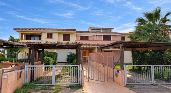 appartamento in vendita ad Olbia in zona Murta Maria