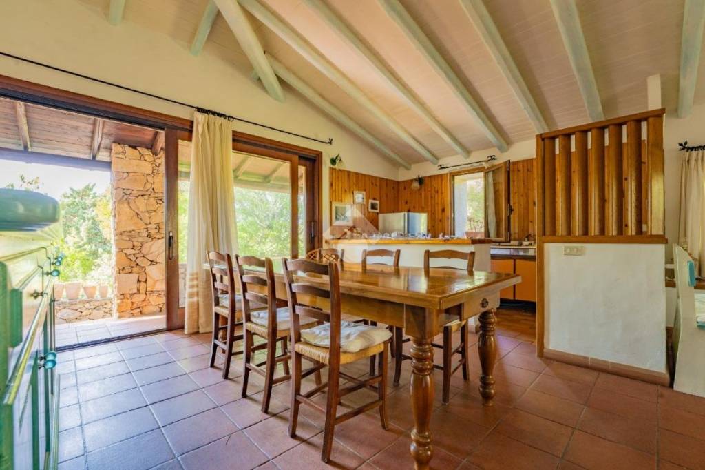 casa indipendente in vendita ad Olbia in zona Rudalza