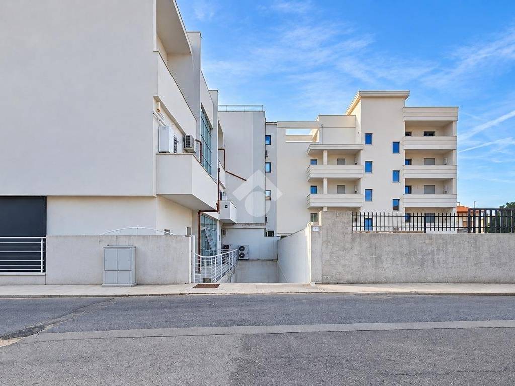 box auto in vendita ad Olbia in zona Aldo Moro