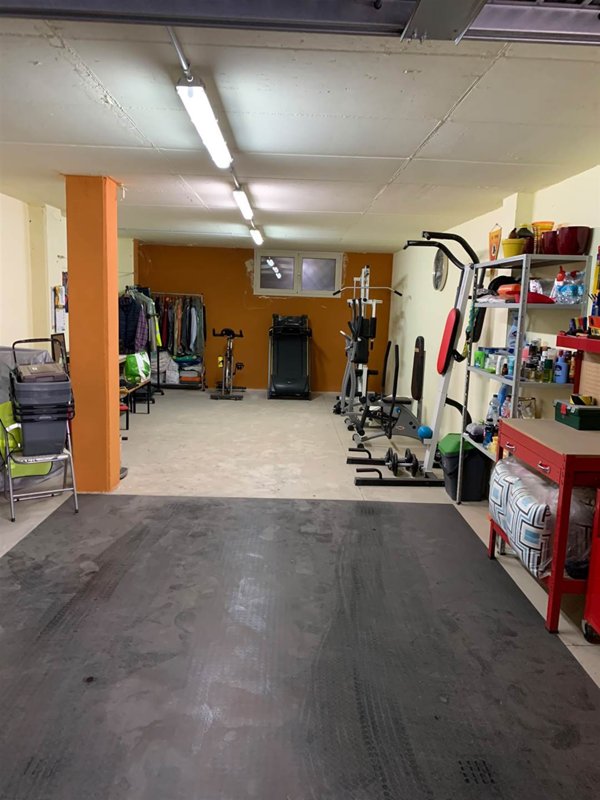 box auto in vendita ad Olbia