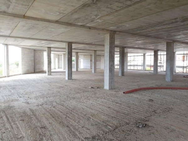 locale commerciale in vendita ad Olmedo