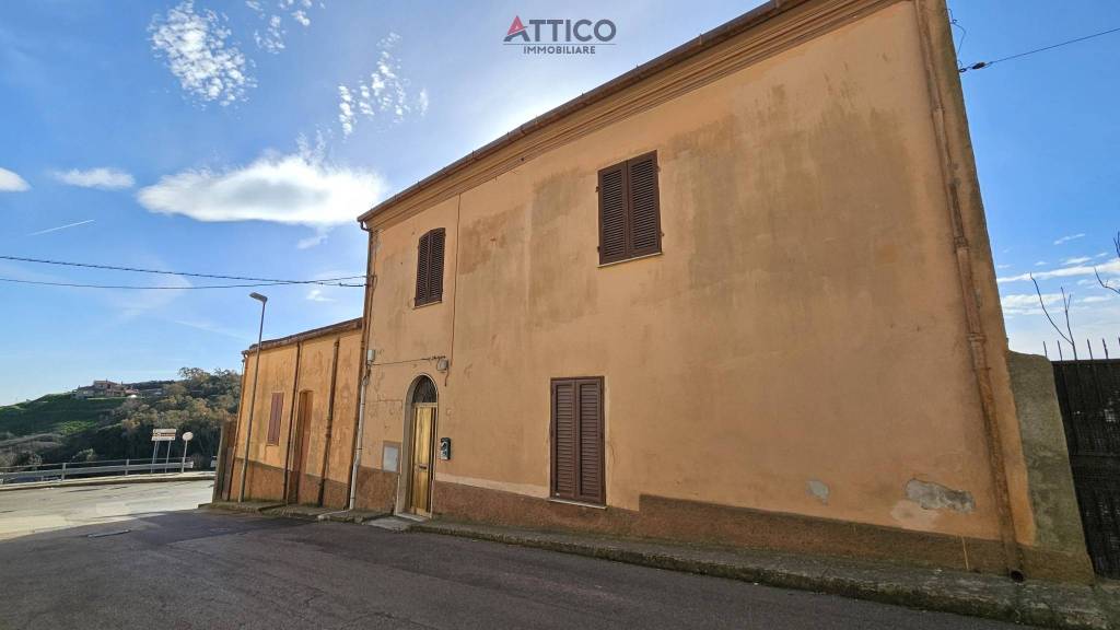 casa indipendente in vendita ad Osilo