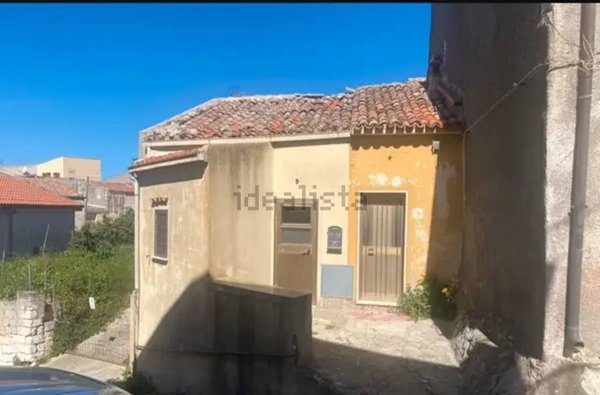 casa indipendente in vendita ad Osilo in zona Santa Vittoria