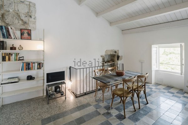 casa indipendente in vendita ad Osilo in zona Santa Vittoria