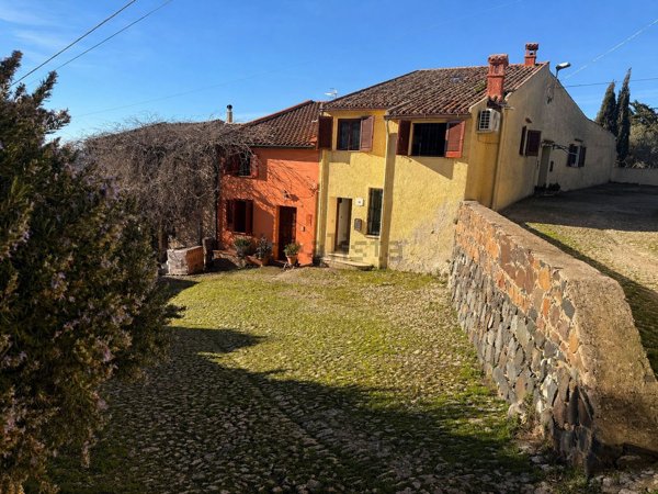 casa indipendente in vendita ad Osilo in zona Santa Vittoria