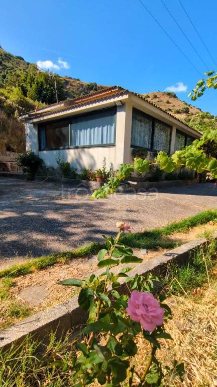 casa indipendente in vendita ad Osilo in zona San Lorenzo