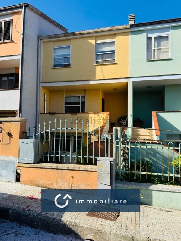 casa indipendente in vendita ad Ossi