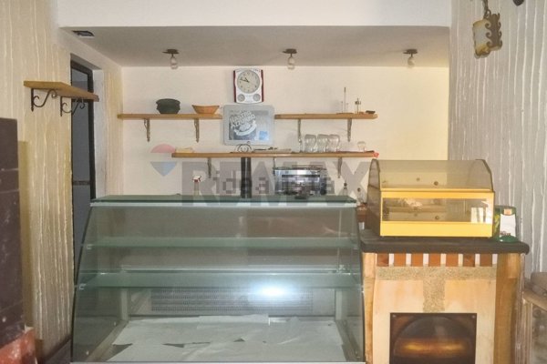 locale commerciale in vendita ad Ossi