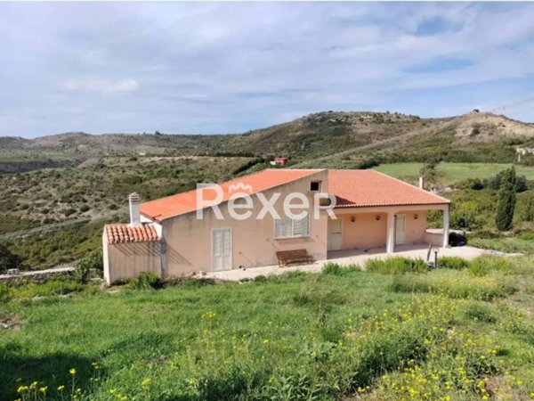 casa indipendente in vendita ad Ossi