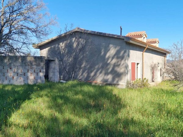 casa indipendente in vendita ad Ozieri