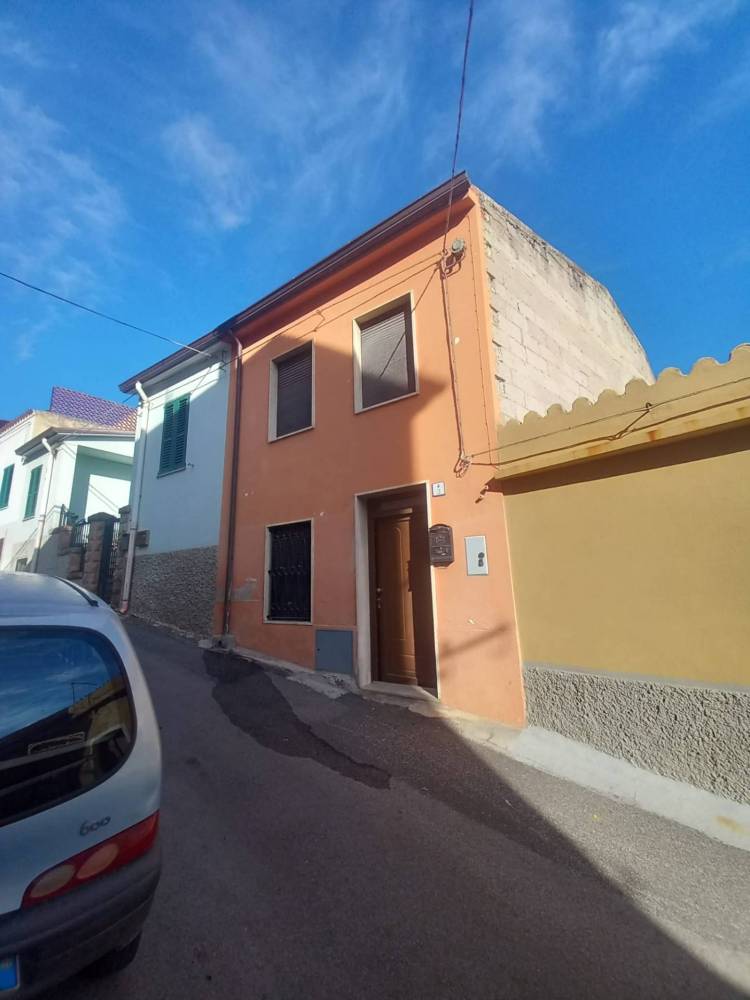 casa indipendente in vendita ad Ozieri