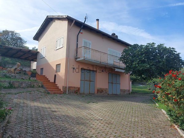 casa indipendente in vendita ad Ozieri