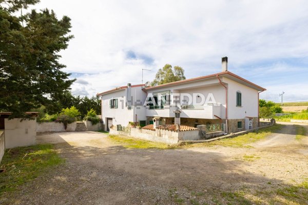 casa indipendente in vendita ad Ozieri