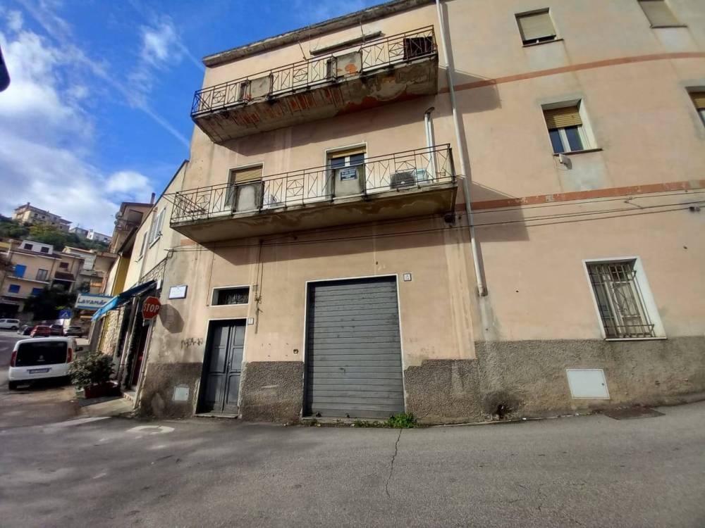 locale commerciale in vendita ad Ozieri